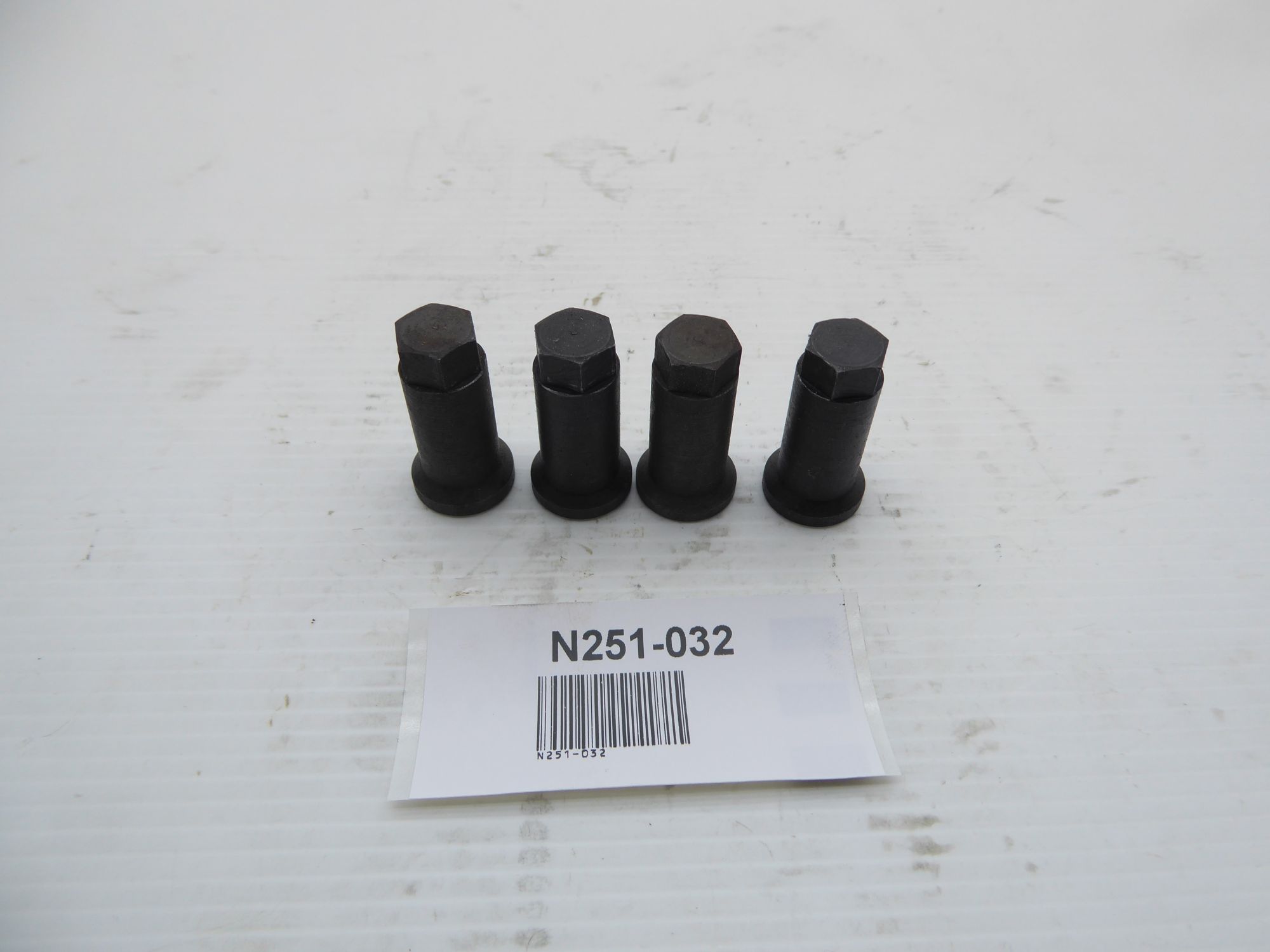 Husqvarna TE 610 Cylinder Head Nuts x4 161535101